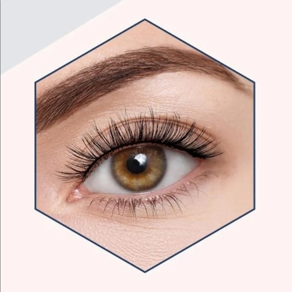 Kinky lashes - Picture 3 of 3